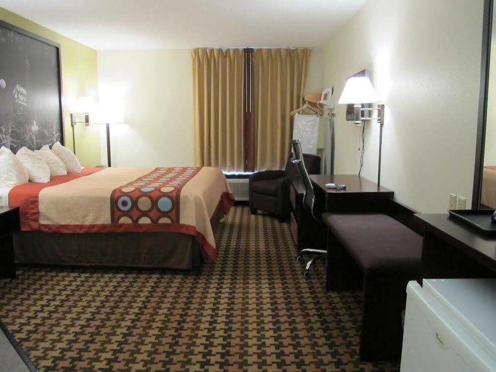Super 8 By Wyndham Cloverdale Wine Country Zewnętrze zdjęcie