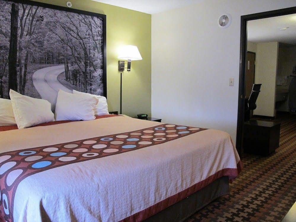 Super 8 By Wyndham Cloverdale Wine Country Zewnętrze zdjęcie