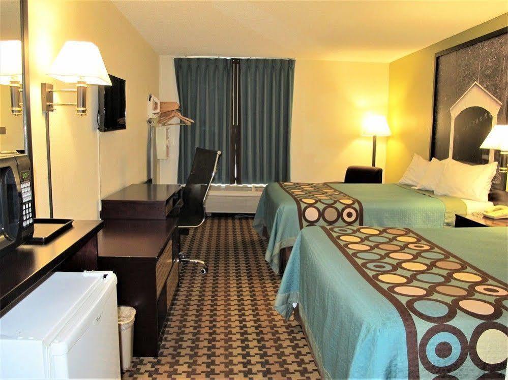 Super 8 By Wyndham Cloverdale Wine Country Zewnętrze zdjęcie